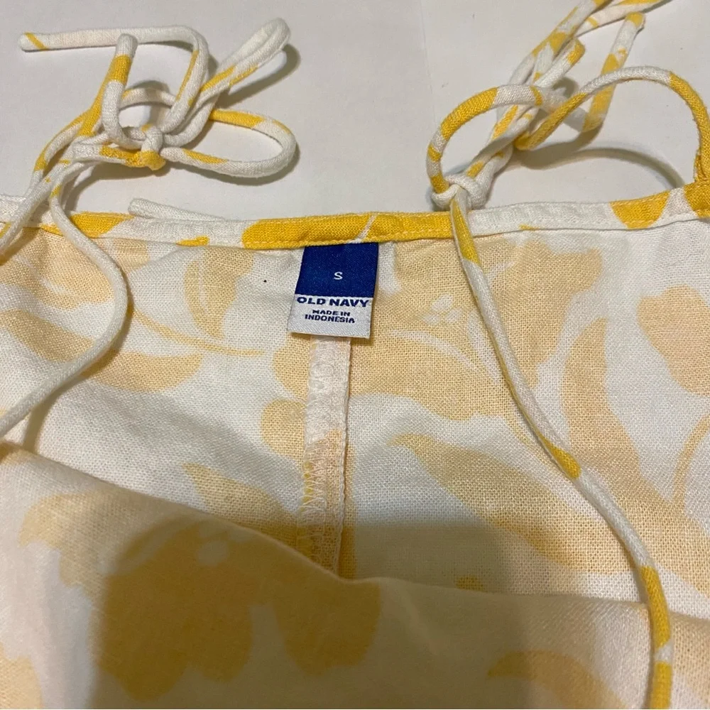 ❤️Old Navy Floral And White Yellow Women’s Sun Dress - Picture 4 of 5